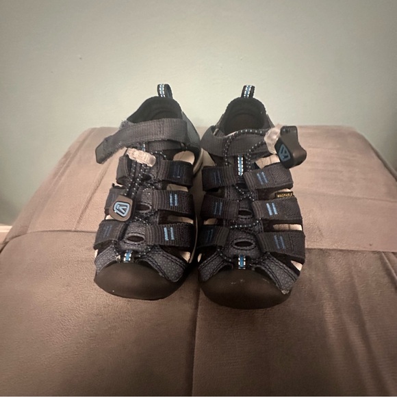 Keen Newport H2 Closed Toe
Waterproof Hiking Sandals Shoes
1022903 Size - Picture 7 of 11